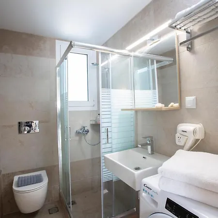 Anthemis Luxury Kariótai