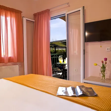 Anthemis Luxury Villa Kariotai